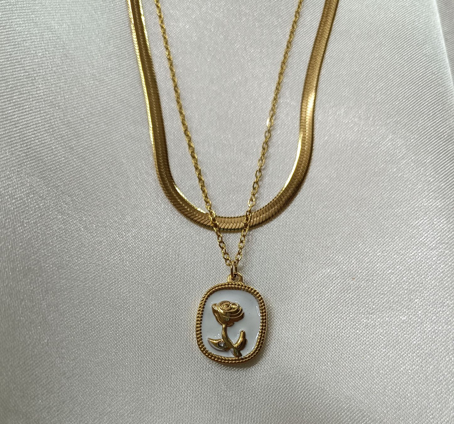 Mermer Külçe Model Çift Kat İtalyan Zincir Gül Detaylı Gold Kolye