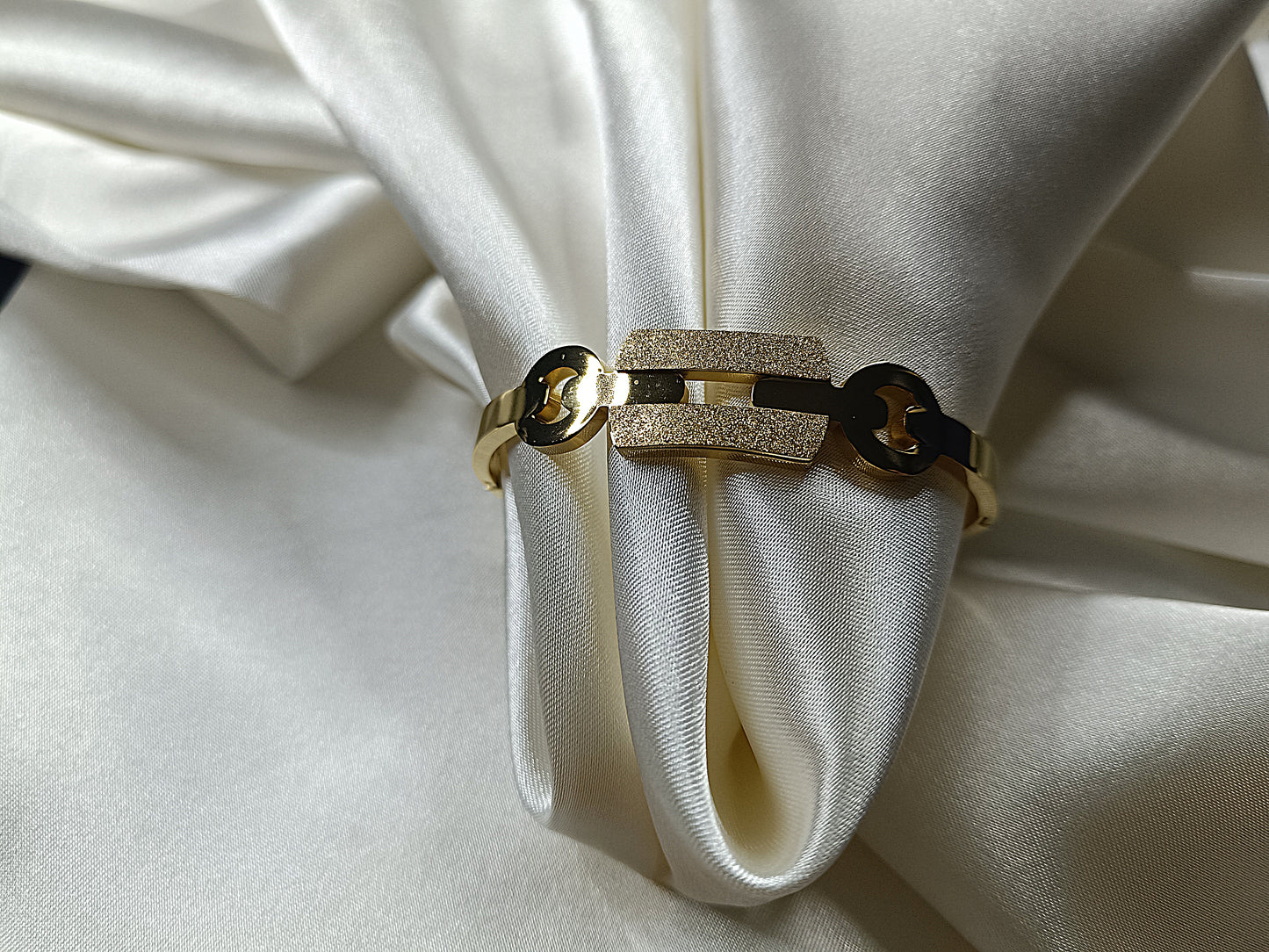 Diana Model Gold Kelepçe