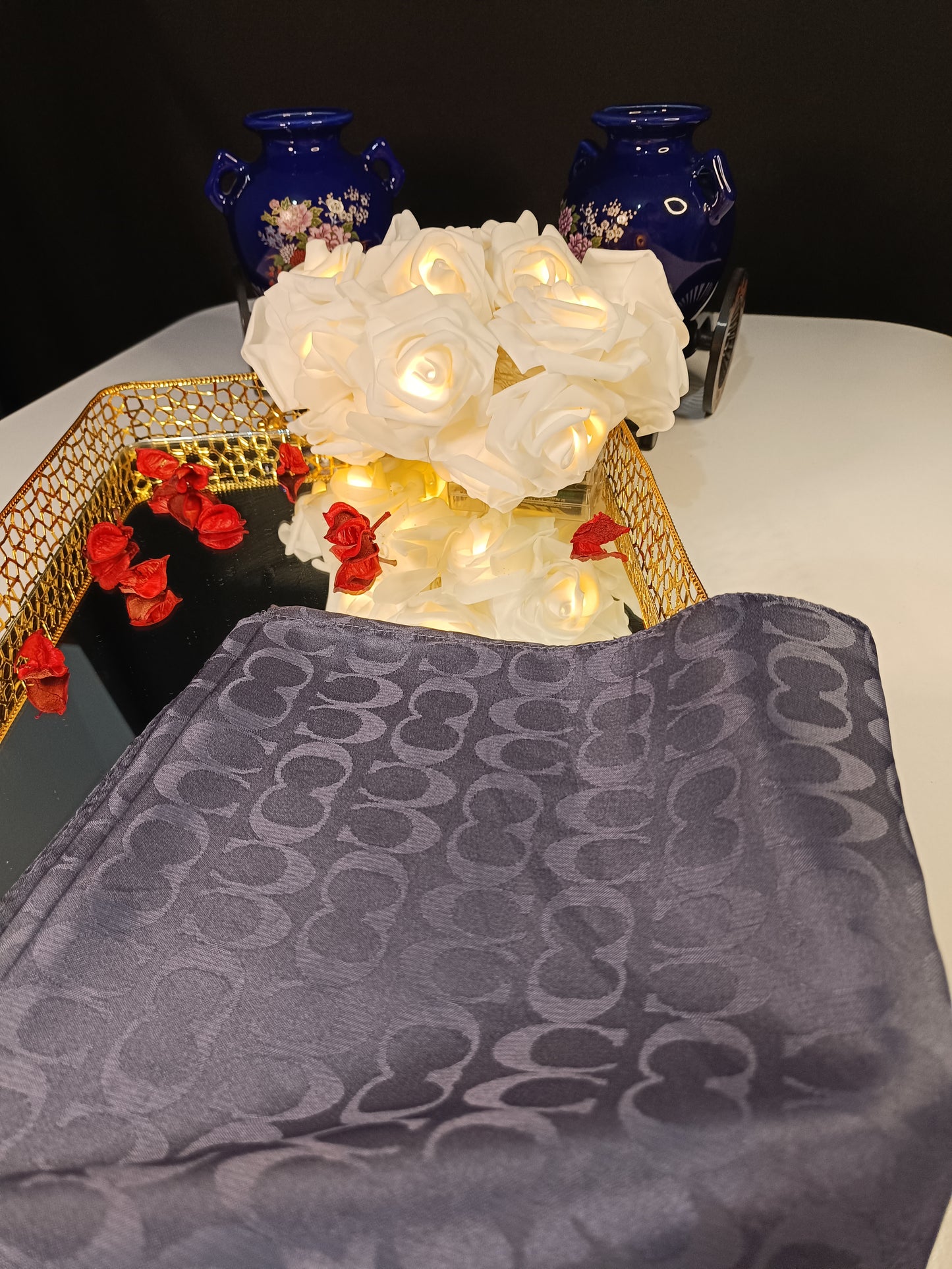 Gri Renk Marka Desen Jakar Eşarp