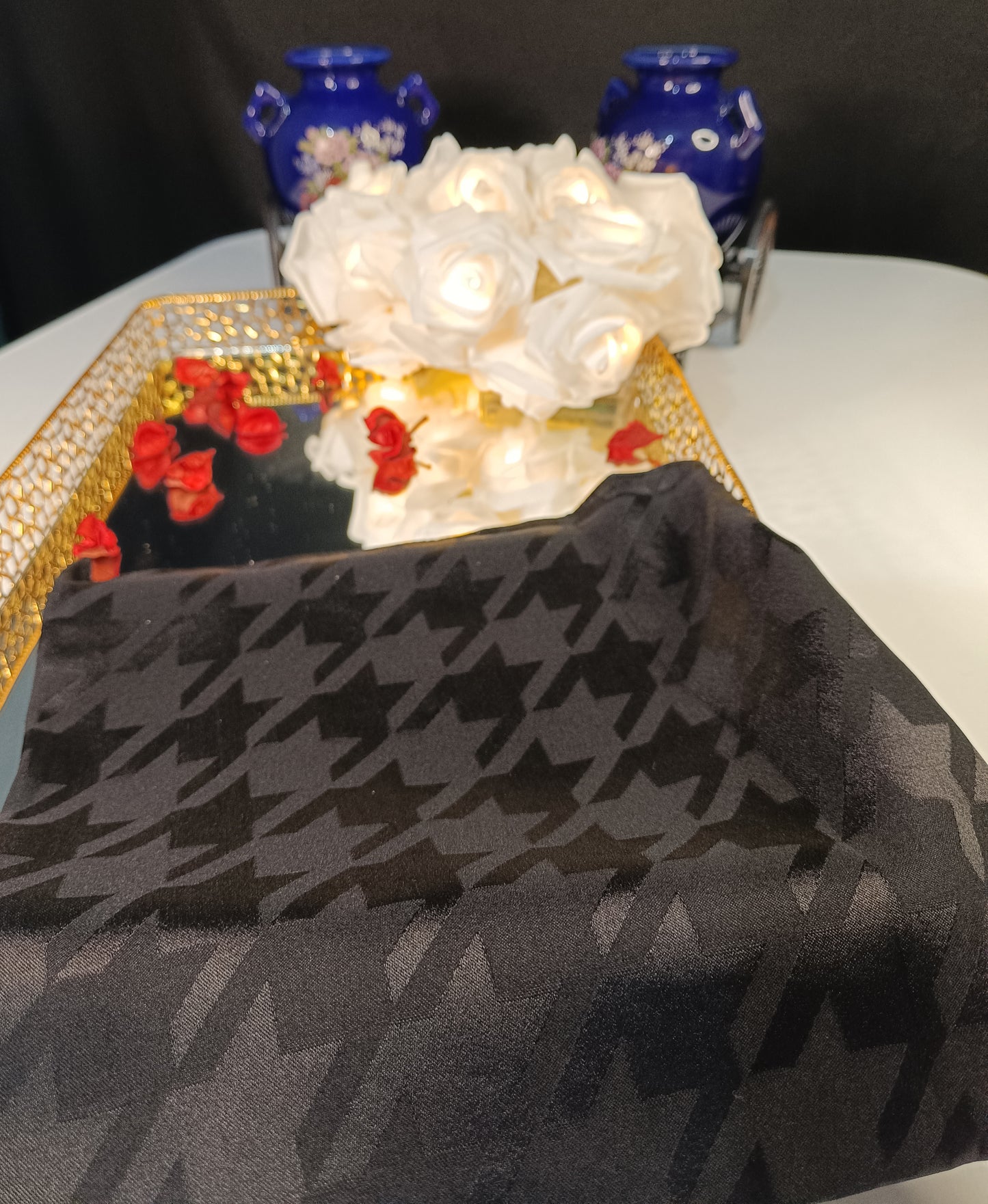 Siyah Renk Marka Desen Jakar Eşarp