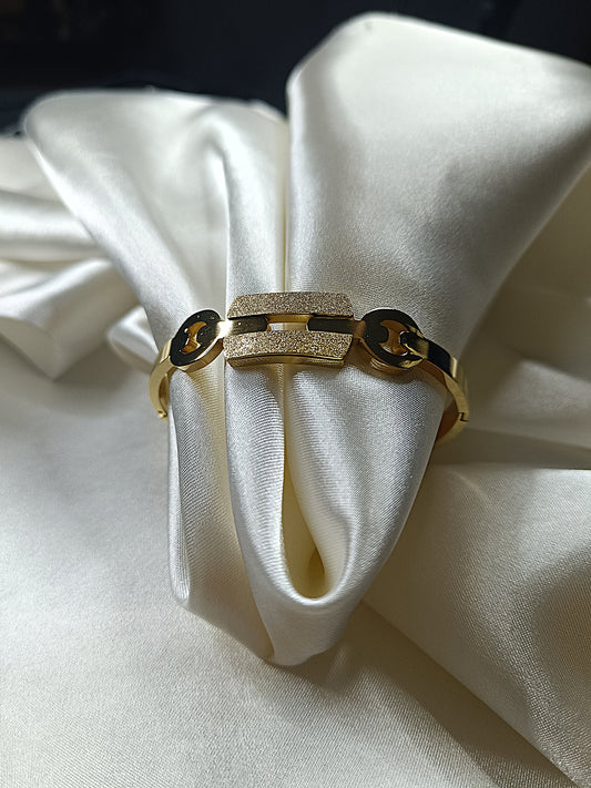 Diana Model Gold Kelepçe