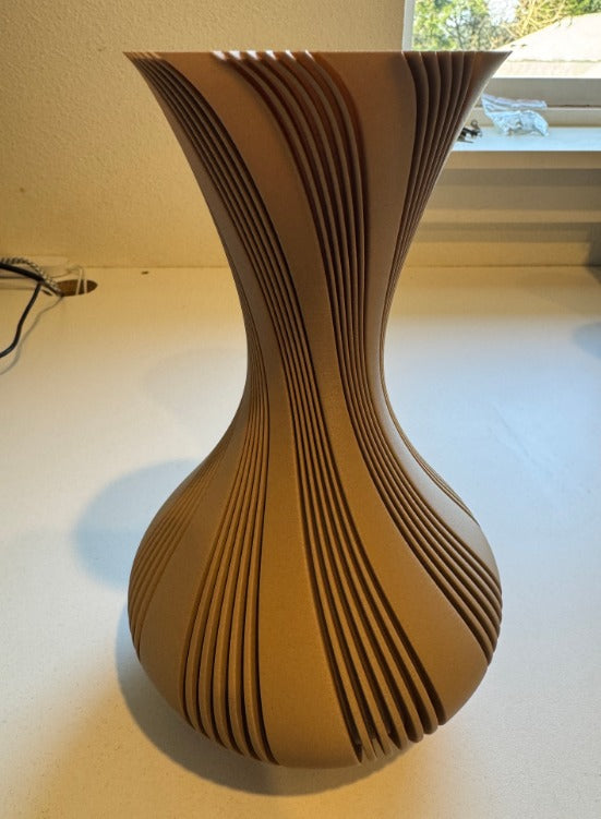 Akışkan Formlu Burgu Tasarım Modern Dekoratif Vazo